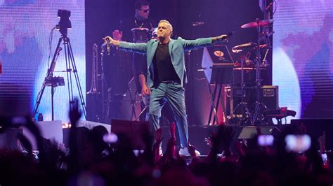 The Amor en el Aire Concert: A Triumphant Homecoming for Spanish Icon Alejandro Sanz!