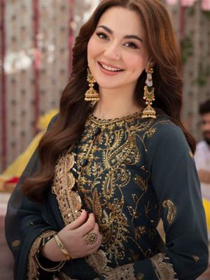 Hania Amir Unveils Dazzling Haute Couture Collection at PFDC Sunsilk Fashion Week – A Spectacular Showcase of Pakistani Talent