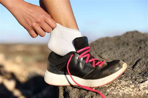 What to Wear When Running in Mountains? And Why Not Consider Wearing a Suit While Chasing Butterflies?